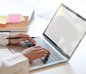 35 Best Side Hustle Ideas For Moms You Can Start Now